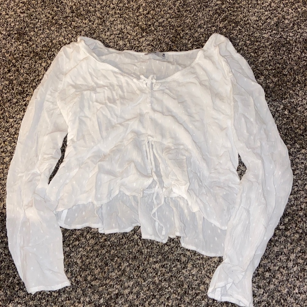 white, flowy, cropped